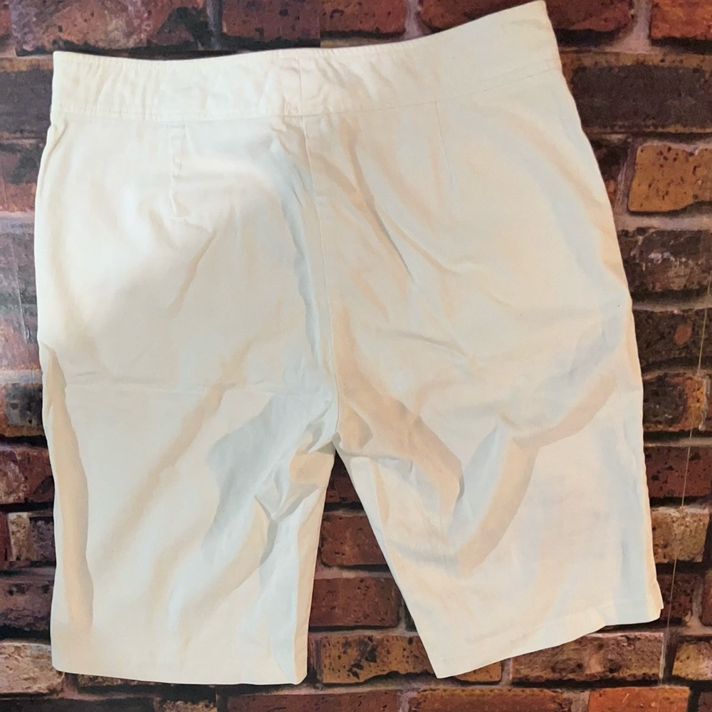 Willi Smith White Bermuda Shorts Women’s Size 4